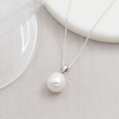 Single White Teardrop Pearl Pendant (Silver)