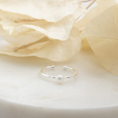 Dainty & Simplistic Pearl Ring