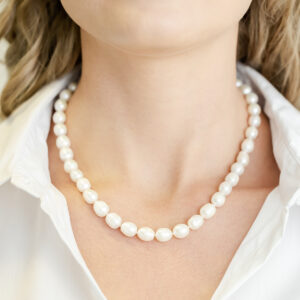 Classic Rice Pearl Necklace (8 - 9 mm)